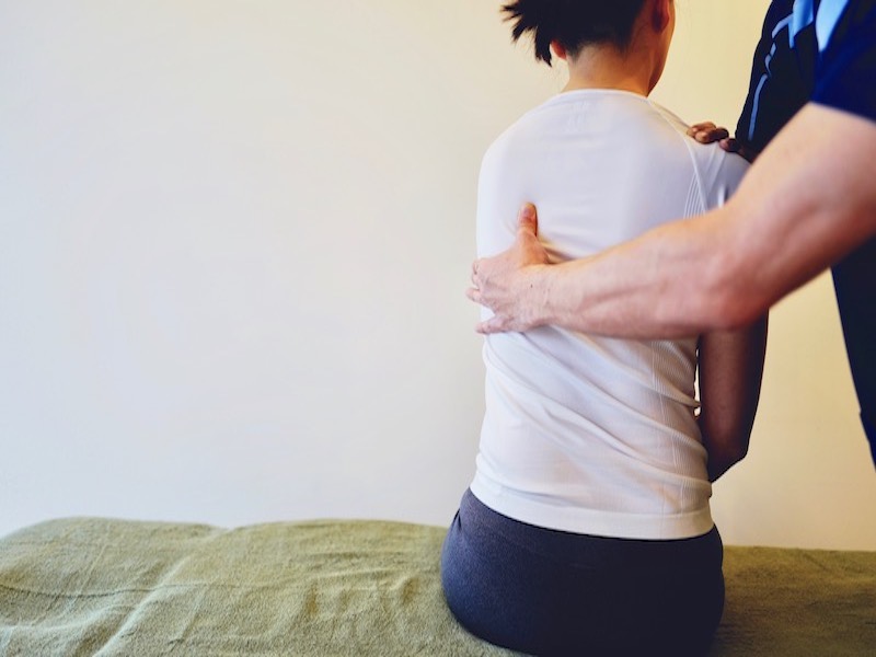 胸椎を使っての体の回旋運動の自主練習